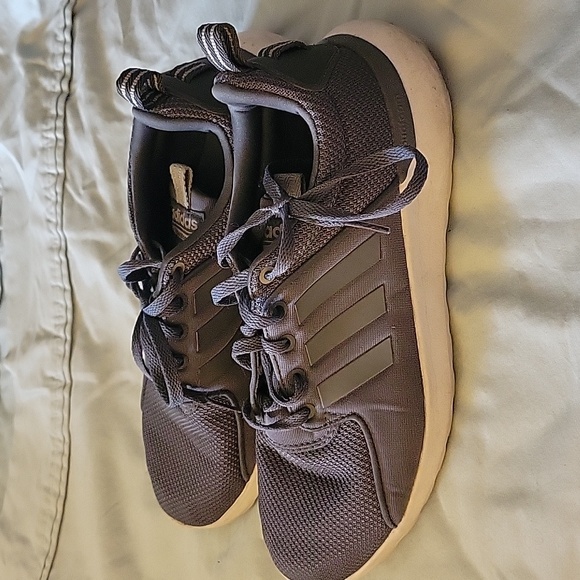 Adidas running shoe - Picture 2 of 6